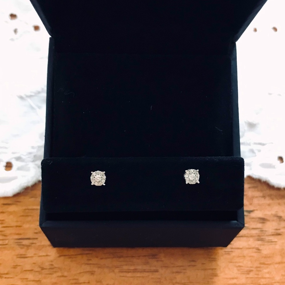 Diamond stud earrings